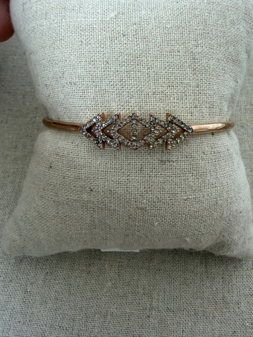 Stella & Dot Gold Arrow Crystal Bangle Bracelet